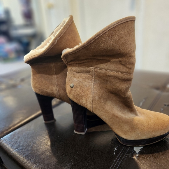 UGG - Picture 5 of 6